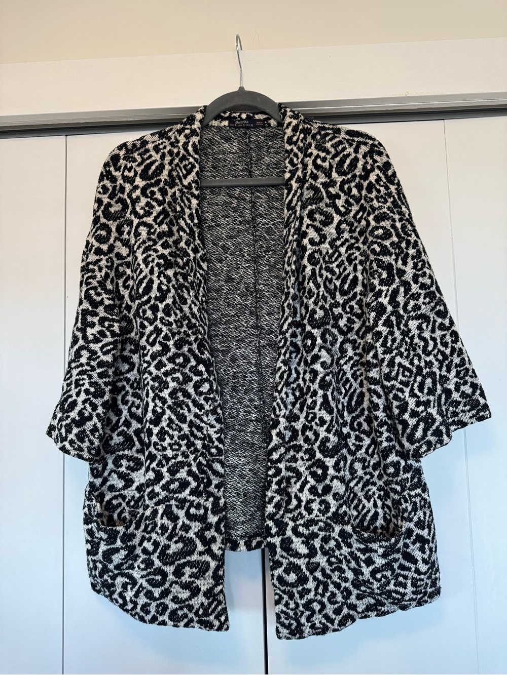 Bershka Black & White Leopard Open-Front Sweater Cardigan Size Small